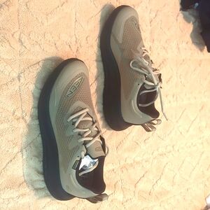 Keen trail running sneakers